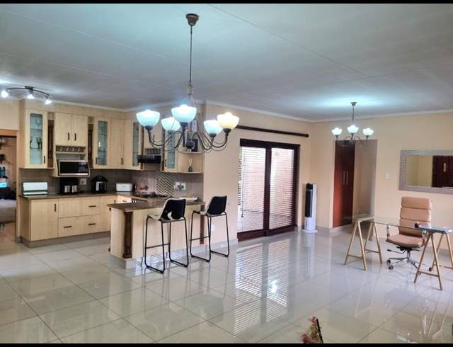 3 BEDROOM HOUSE FOR SALE IN HELDERWYK
